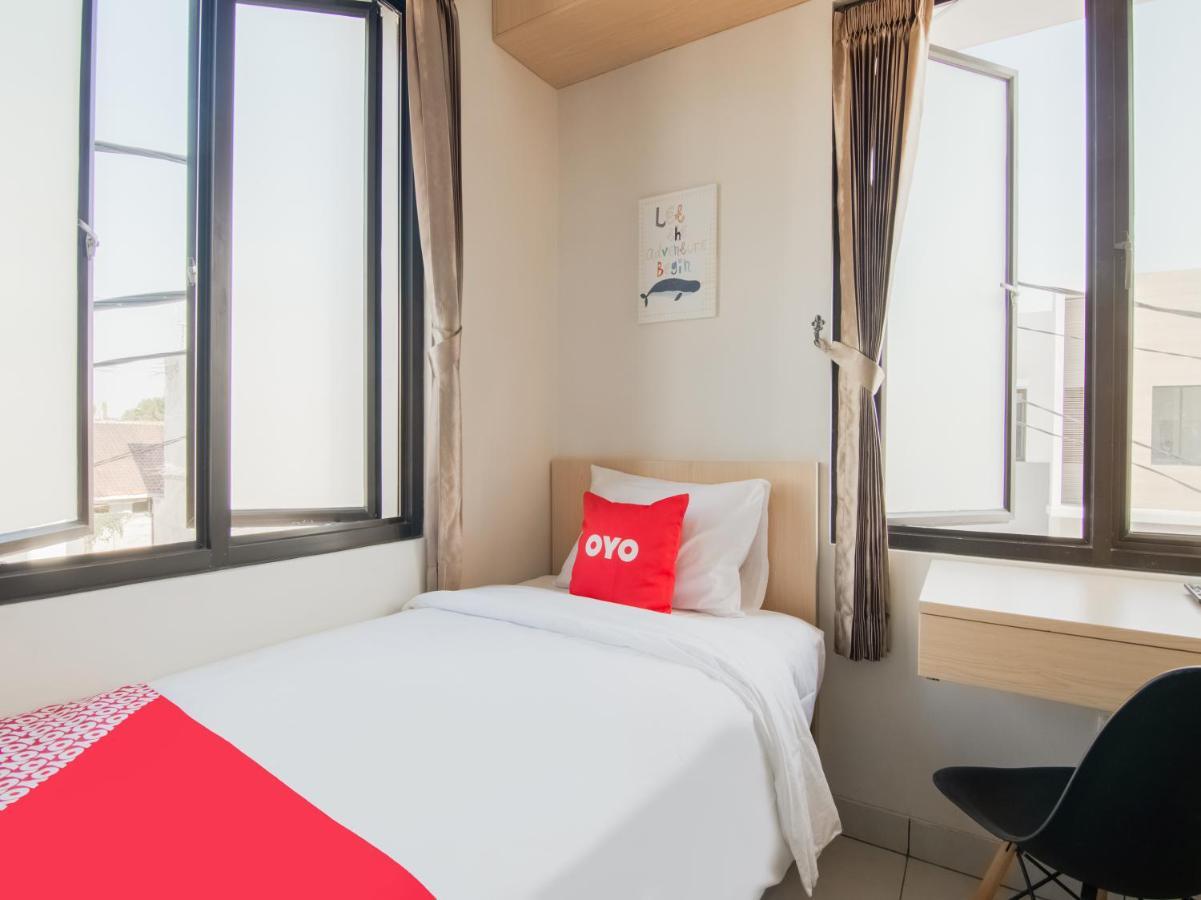 Oyo 3824 Columbus Residence J1 Telukjambe Екстер'єр фото