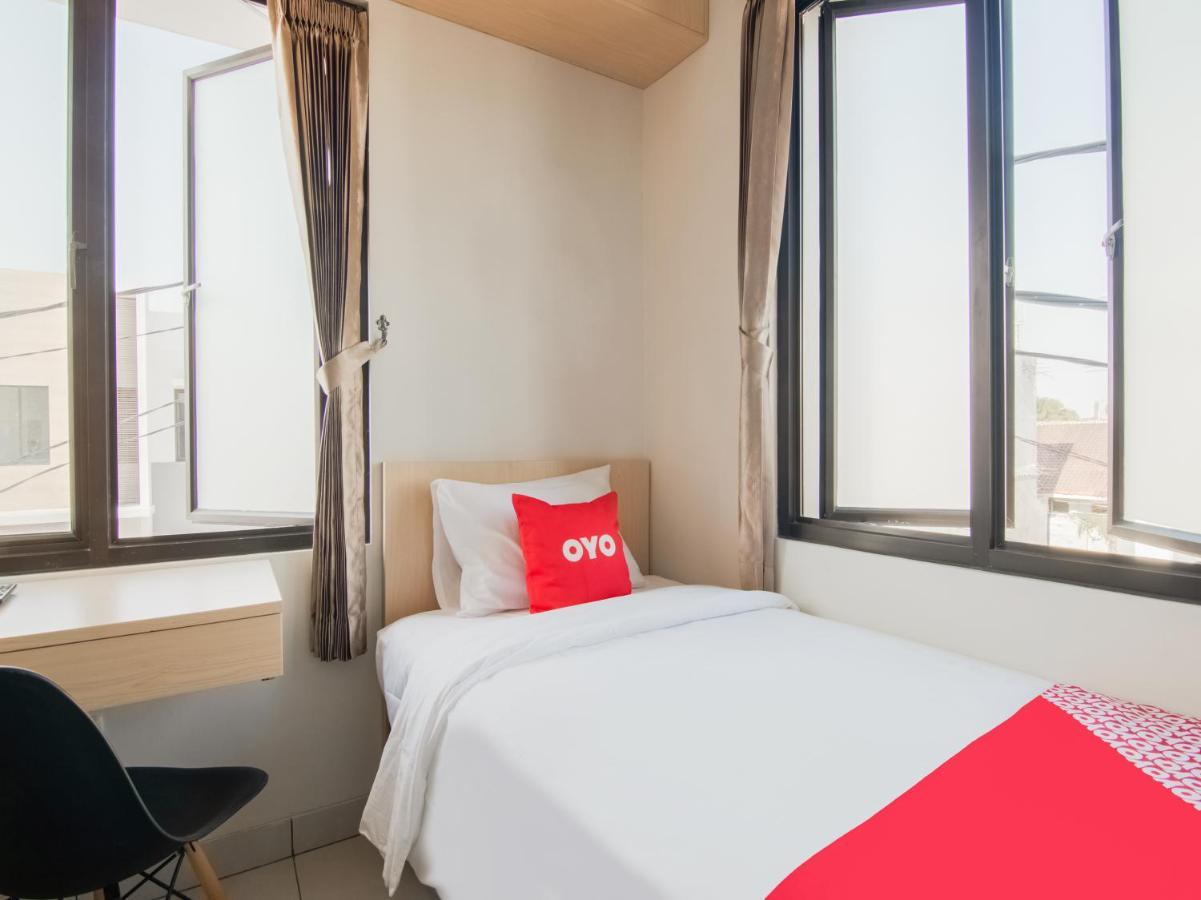 Oyo 3824 Columbus Residence J1 Telukjambe Екстер'єр фото