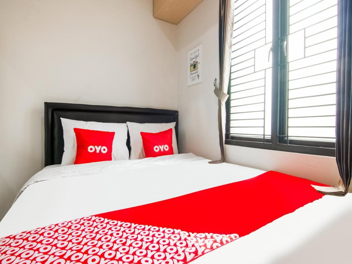 Oyo 3824 Columbus Residence J1 Telukjambe Екстер'єр фото