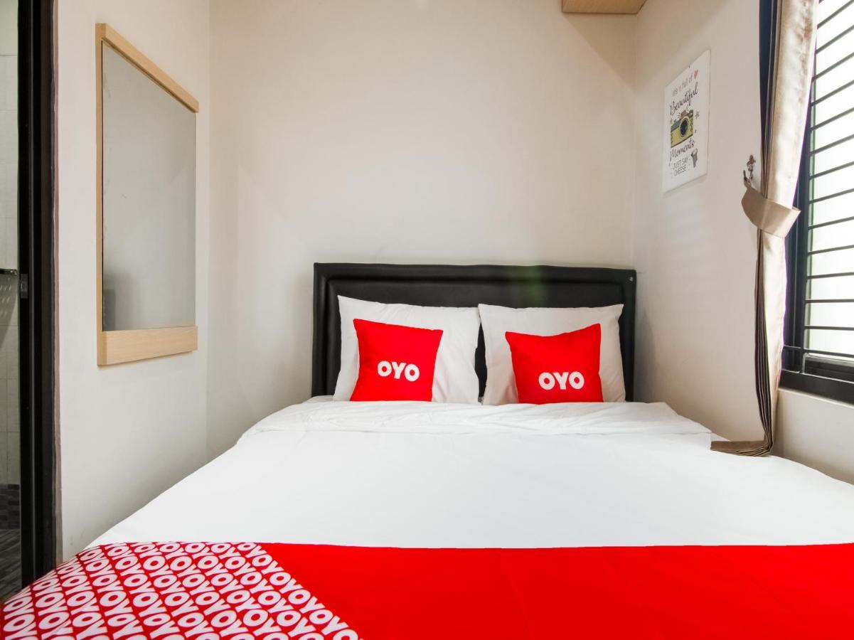 Oyo 3824 Columbus Residence J1 Telukjambe Екстер'єр фото
