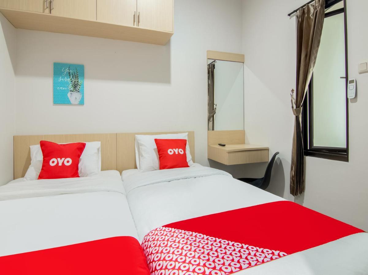 Oyo 3824 Columbus Residence J1 Telukjambe Екстер'єр фото