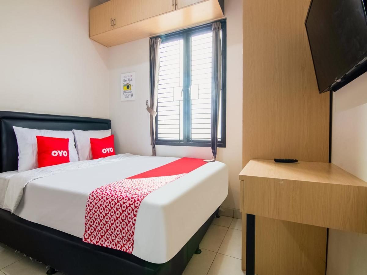 Oyo 3824 Columbus Residence J1 Telukjambe Екстер'єр фото